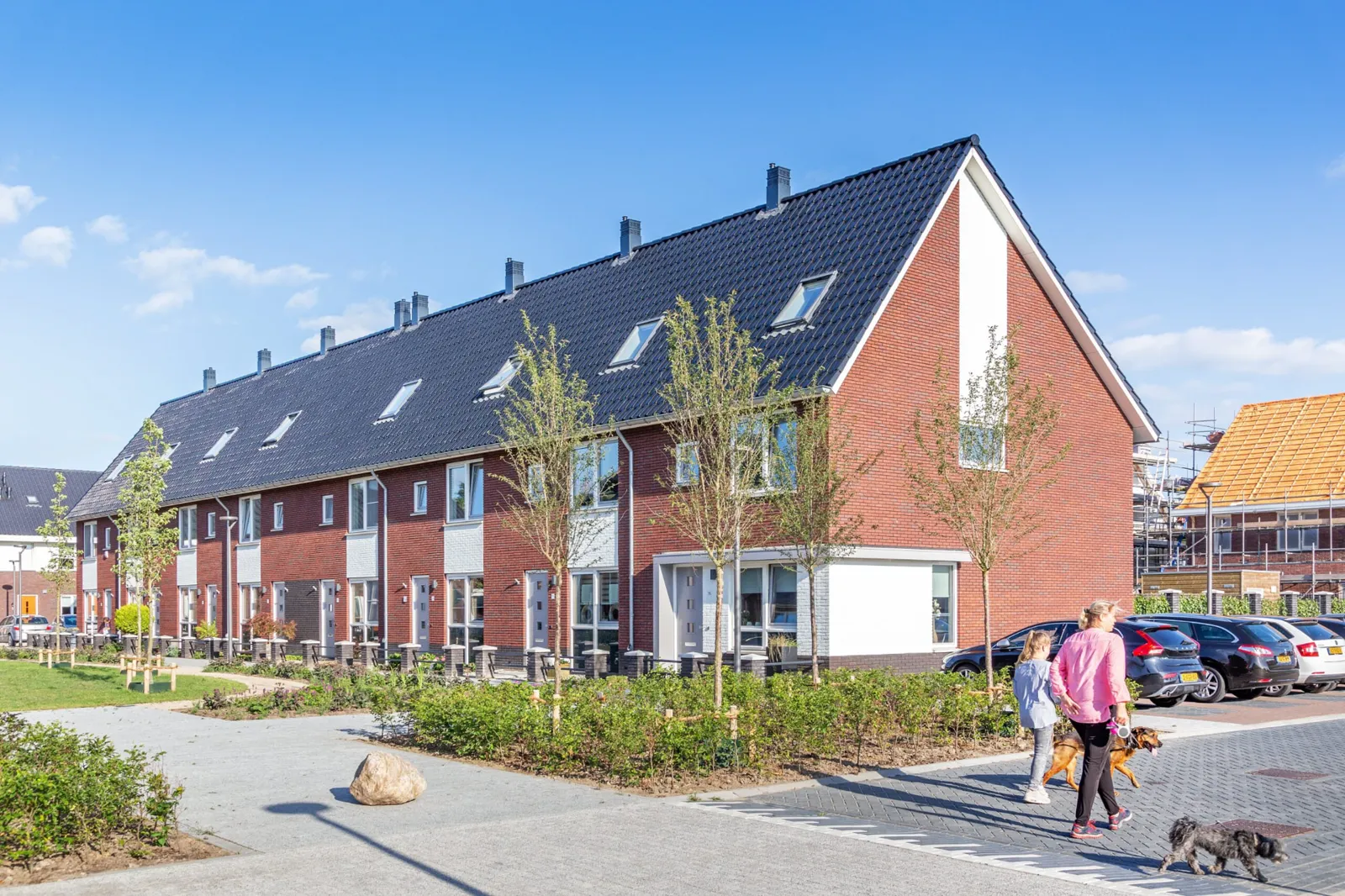 Nieuwbouwwoningen J.F.C. Vonklaan van Vester met groene omgeving.